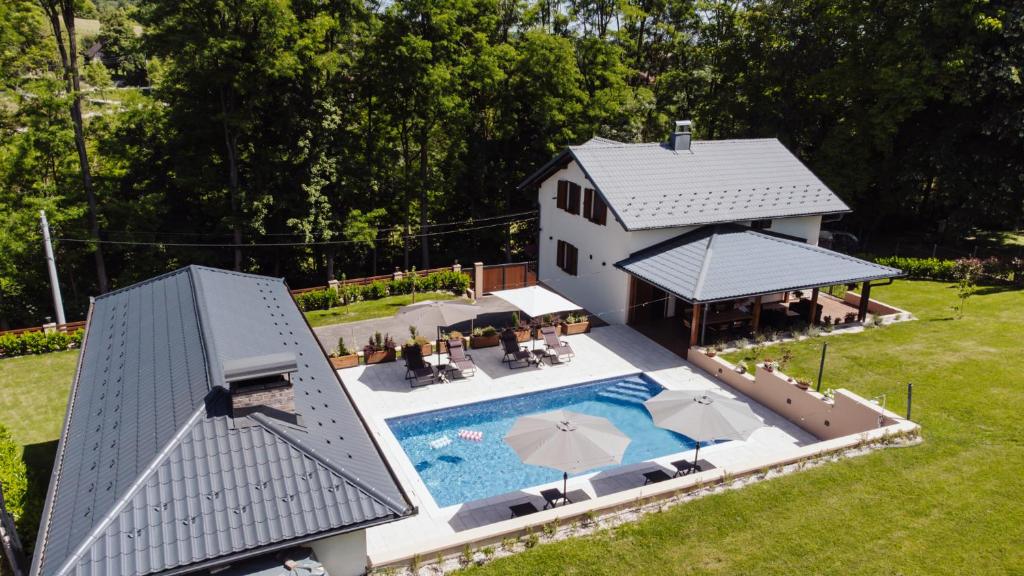 Πισίνα στο ή κοντά στο Villa Bagrem - Villa with private pool in nature