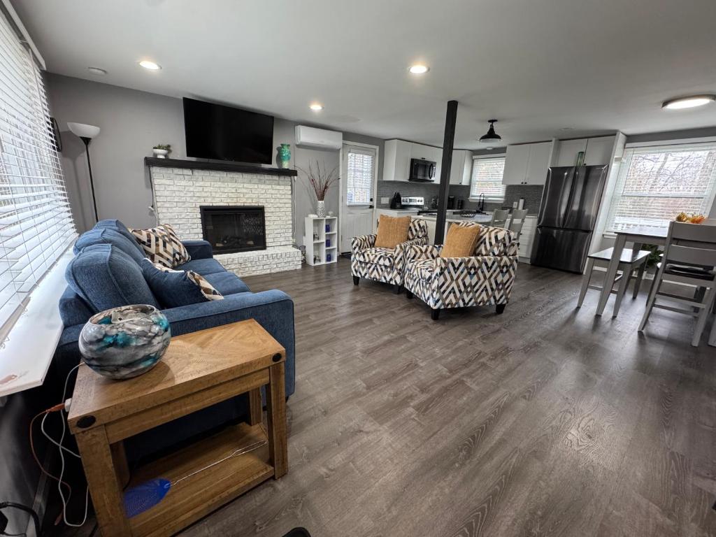 Posezení v ubytování Casa Rosado @ Pocono II by Lake Hot Tub Camelback