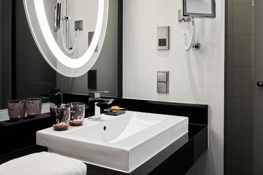 Roomers Berlin Steinplatz, Autograph Collection - 11