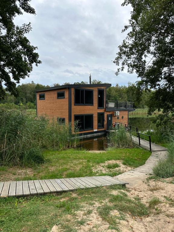 Το κτήριο όπου στεγάζεται  η βίλα