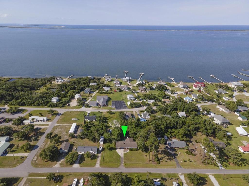 an aerial view of a park next to the water at Park your Boat! Mins from the Ocean•Screened Porch in Harkers Island