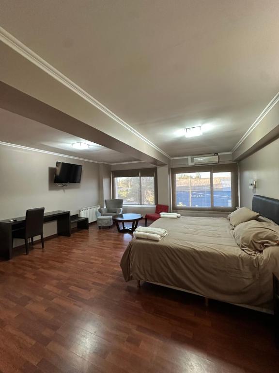 Gallery image of Los Lagos Hotel in Sarmiento