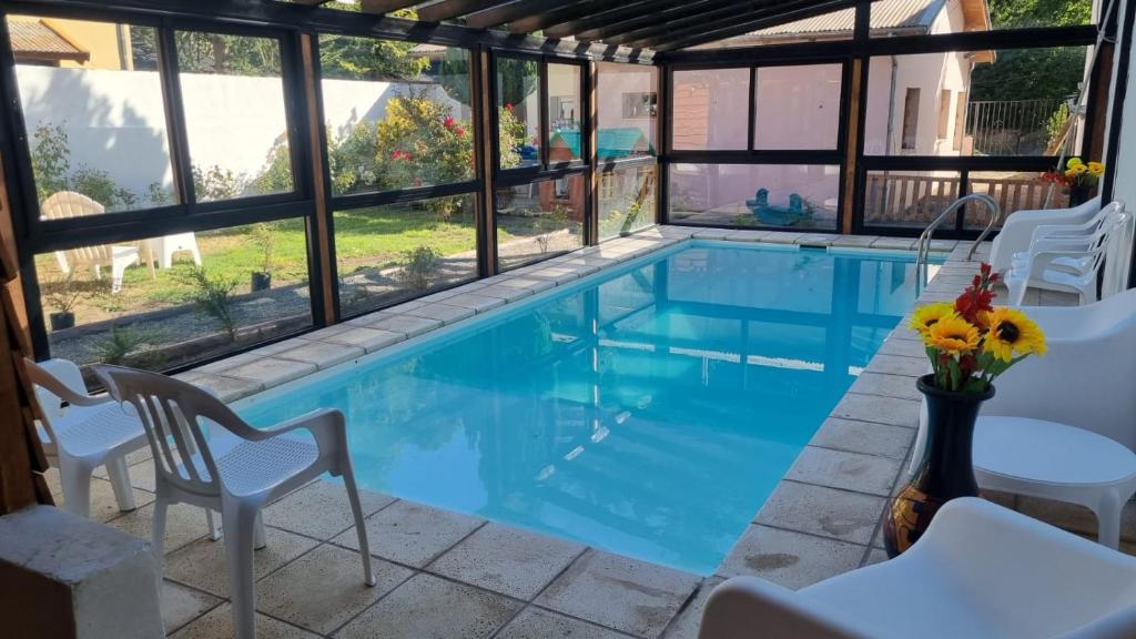 Bazén v ubytování Complejo con piscina Cubierta nebo v jeho okolí