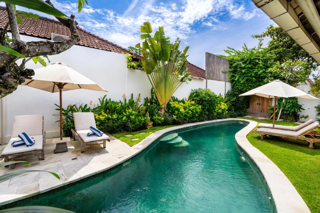 Bazén v ubytování Villa Amsa - Tropical Paradise in Seminyak Center nebo v jeho okolí