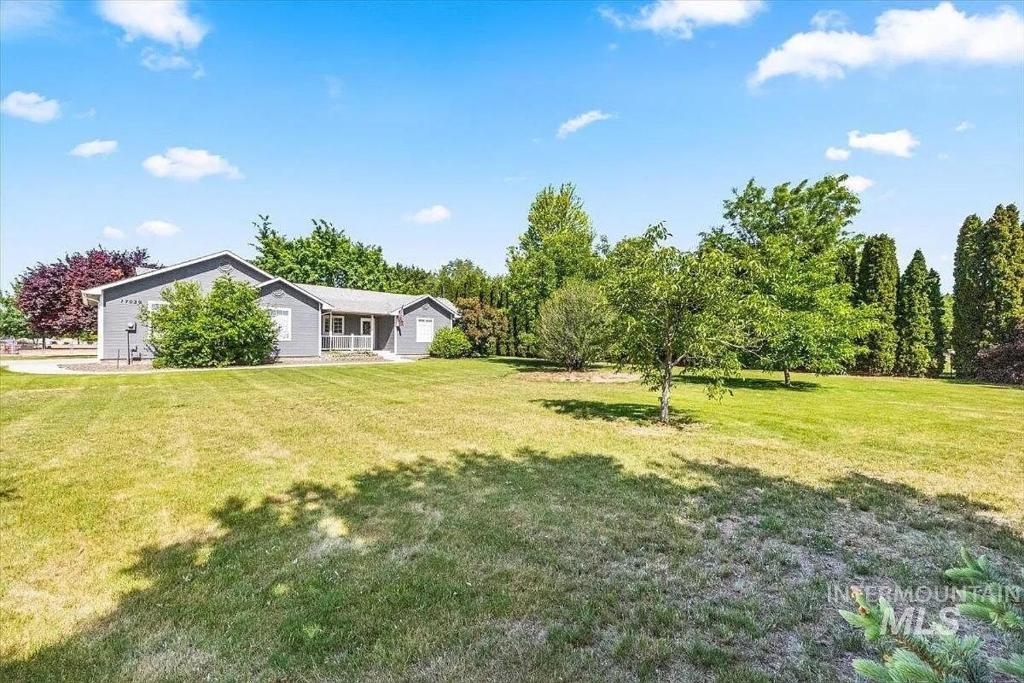 Κήπος έξω από το Peaceful Nampa Retreat