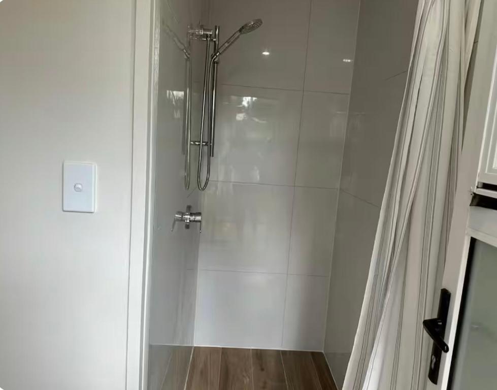 Afbeelding uit fotogalerij van Mains Rd studio 带沙发阳光房 M8 in Brisbane