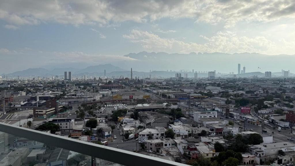a view of a city from the top of a building at Ideal departamento en Catehua, Monterrey in Monterrey