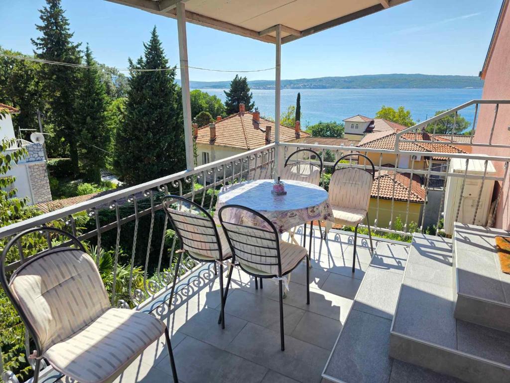 Apartment in Crikvenica 5498