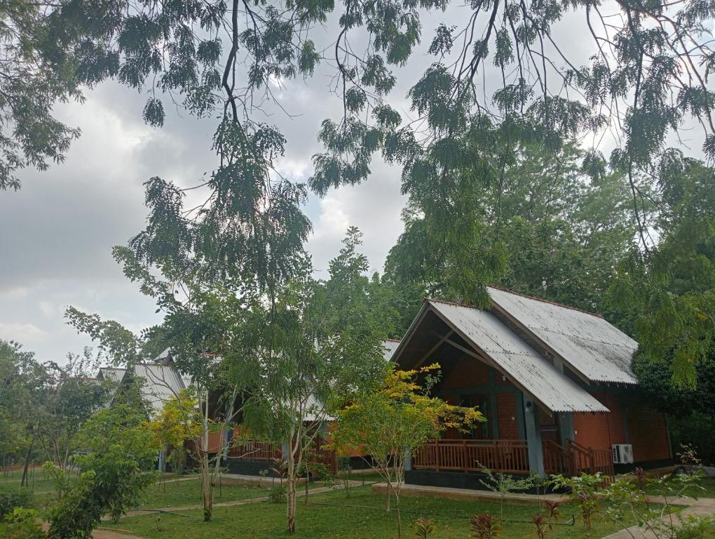 Κήπος έξω από το Seeing Green Udawalawa