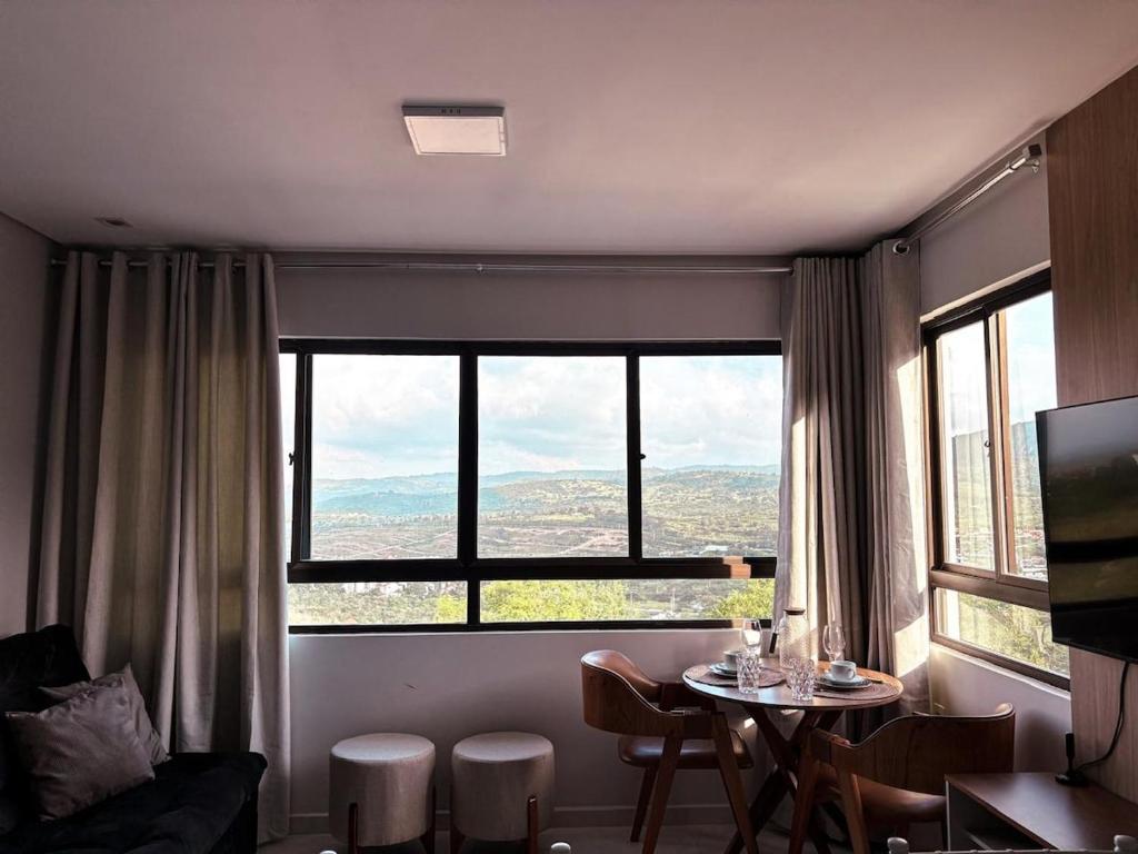 تلفاز و/أو أجهزة ترفيهية في Apartamento luxo e novo com vista em Gravatá