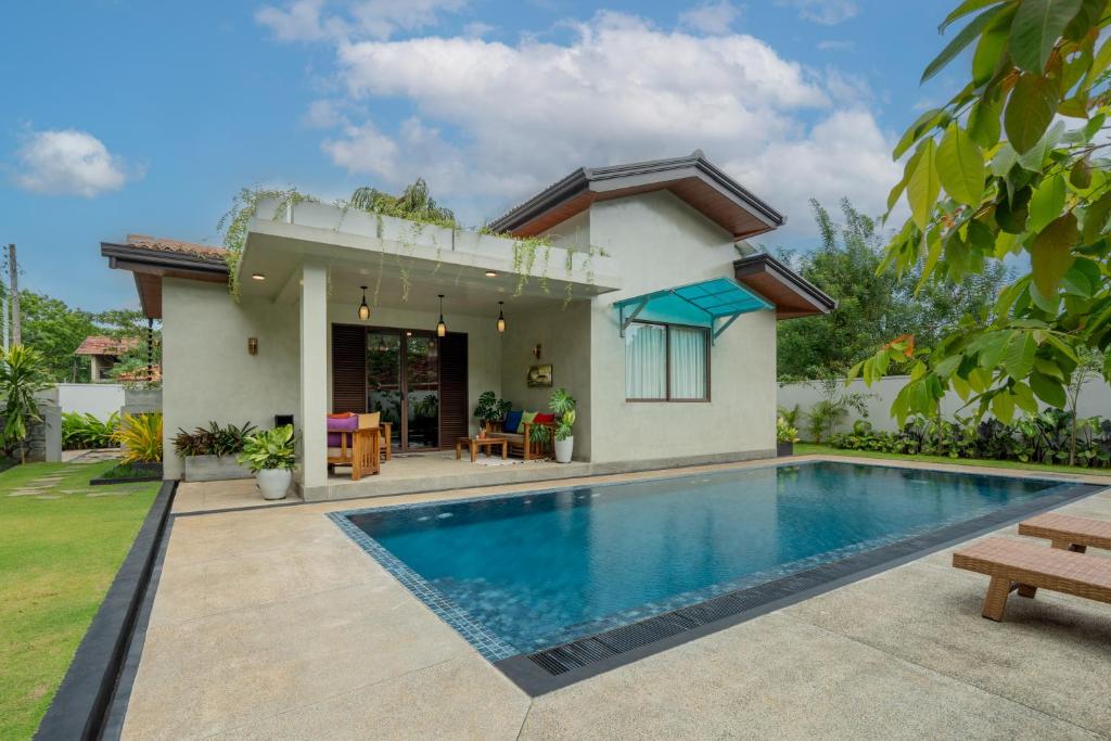 Bazén v ubytování 701 Mawella Villa nebo v jeho okolí