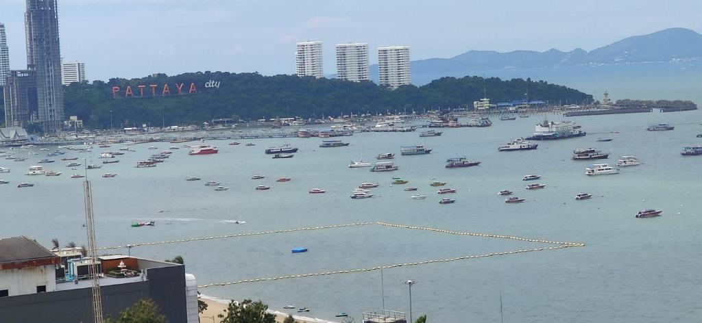 Pattaya Beach View Talay 6 by AEGEAN Suite Condo photo