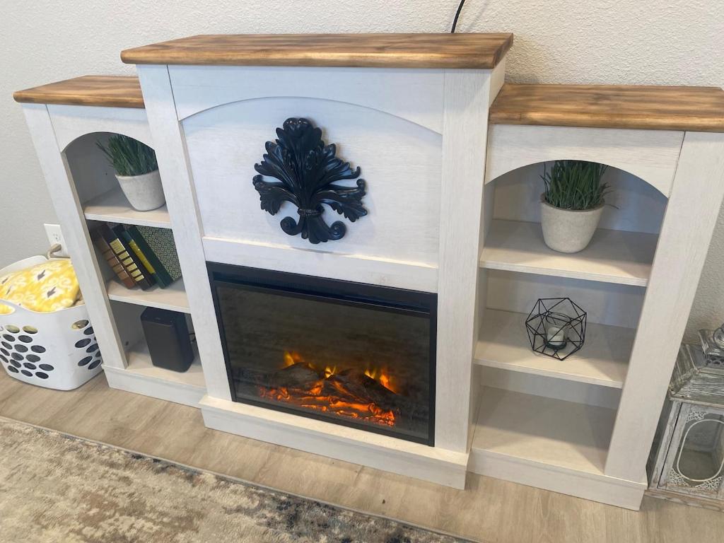 Fotografie z fotogalerie ubytování Berthoud favorite! Beautiful house with a hot tub! v destinaci Berthoud