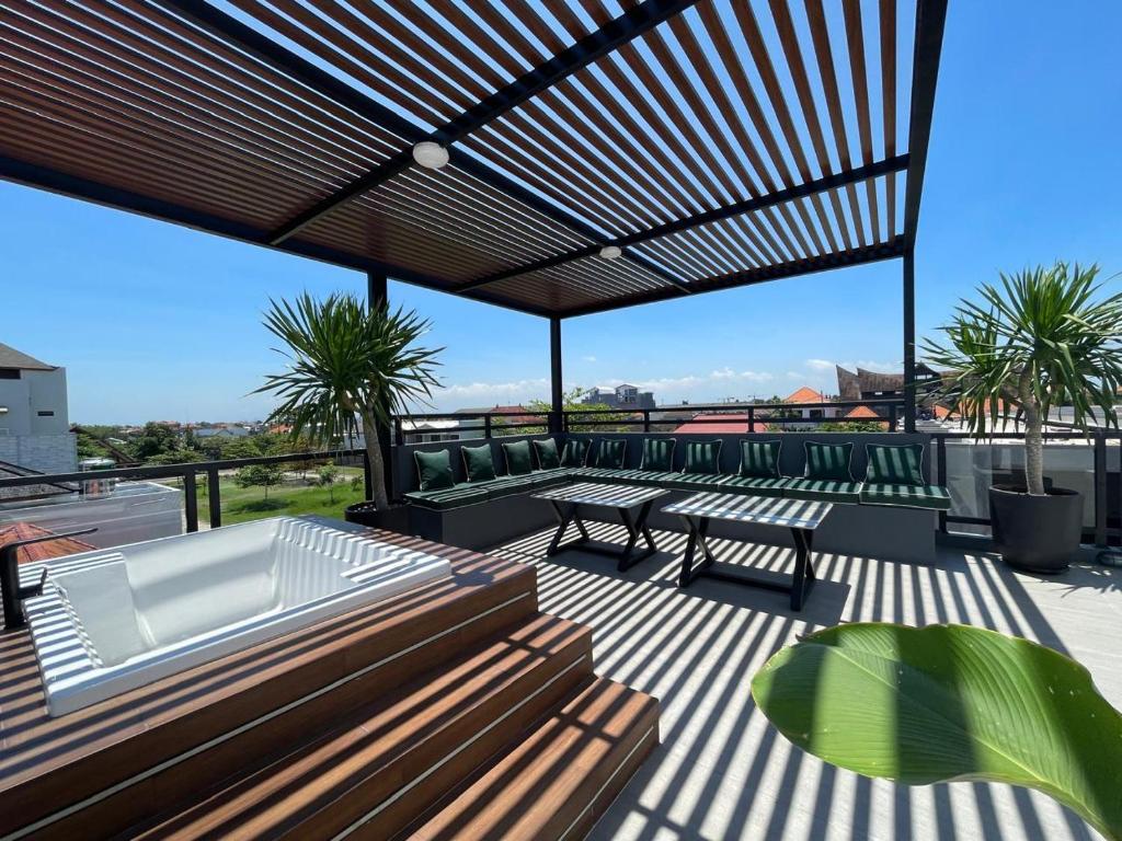 Μπαλκόνι ή βεράντα στο Villa Putri Berawa