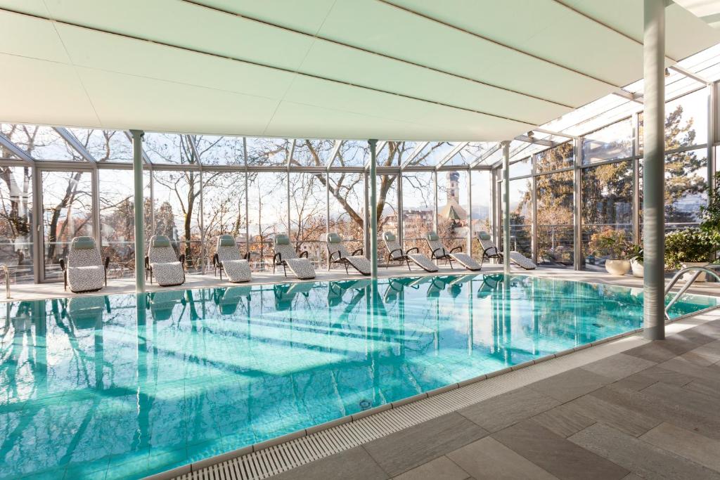 Bazén v ubytování Hotel Heubad nebo v jeho okolí