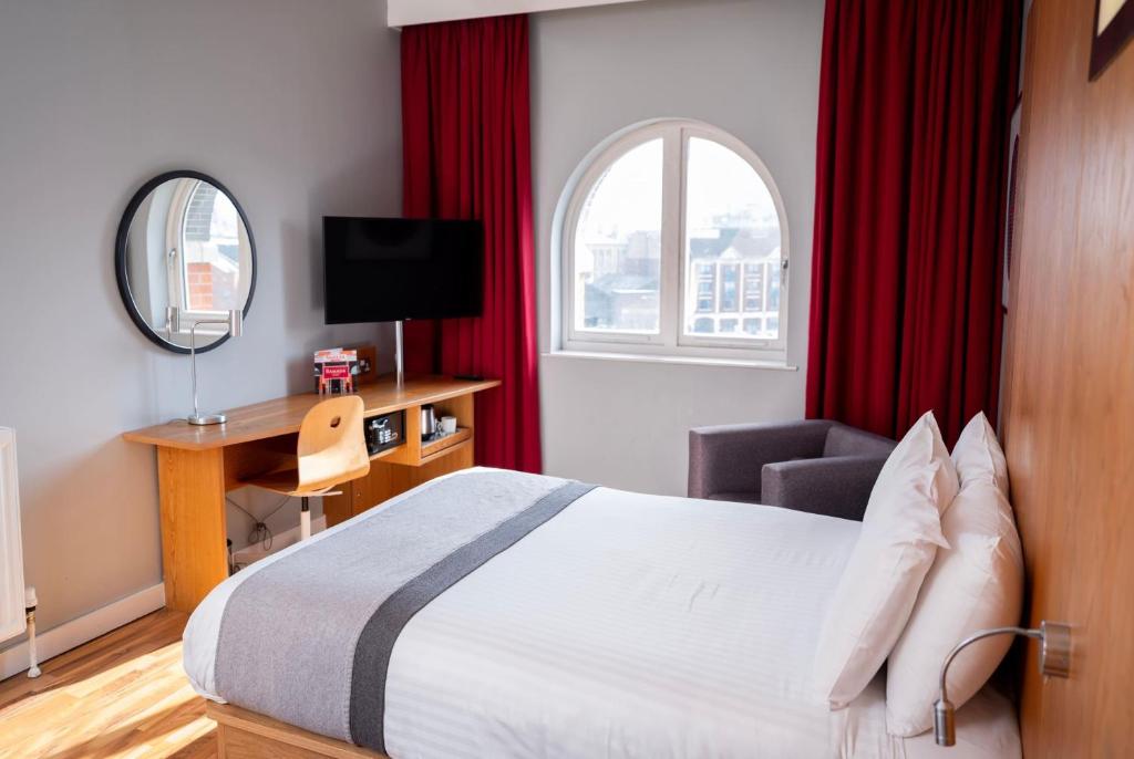 
Standard Double Room with Two Double Beds
