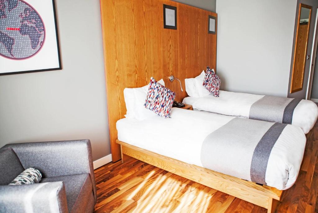 Ramada by Wyndham Belfast - 