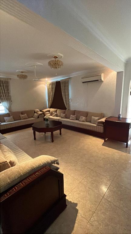 Foto de la galería de Moon hostel en Seeb