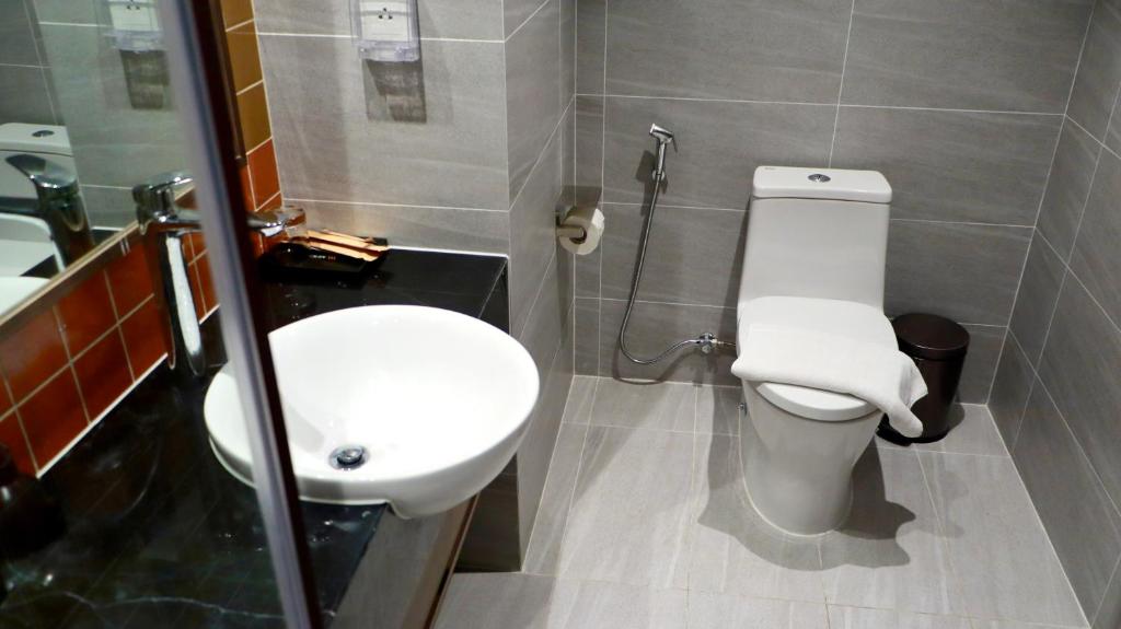 Phòng Có Giường Cỡ Queen Nhìn Ra Hồ Bơi