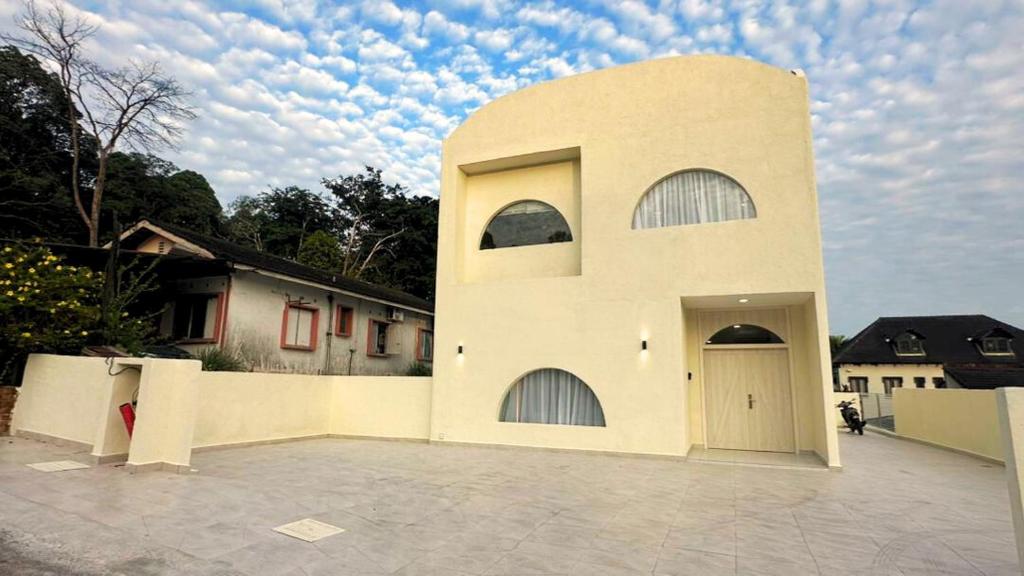 Budova, kde se vila nachází