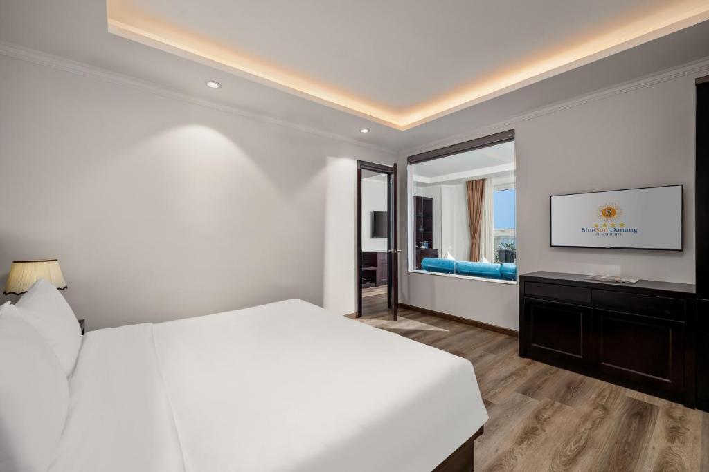 Suite Có Giường Cỡ King Nhìn Ra Biển Kèm Ban Công - Bao Gồm Trà Chiều