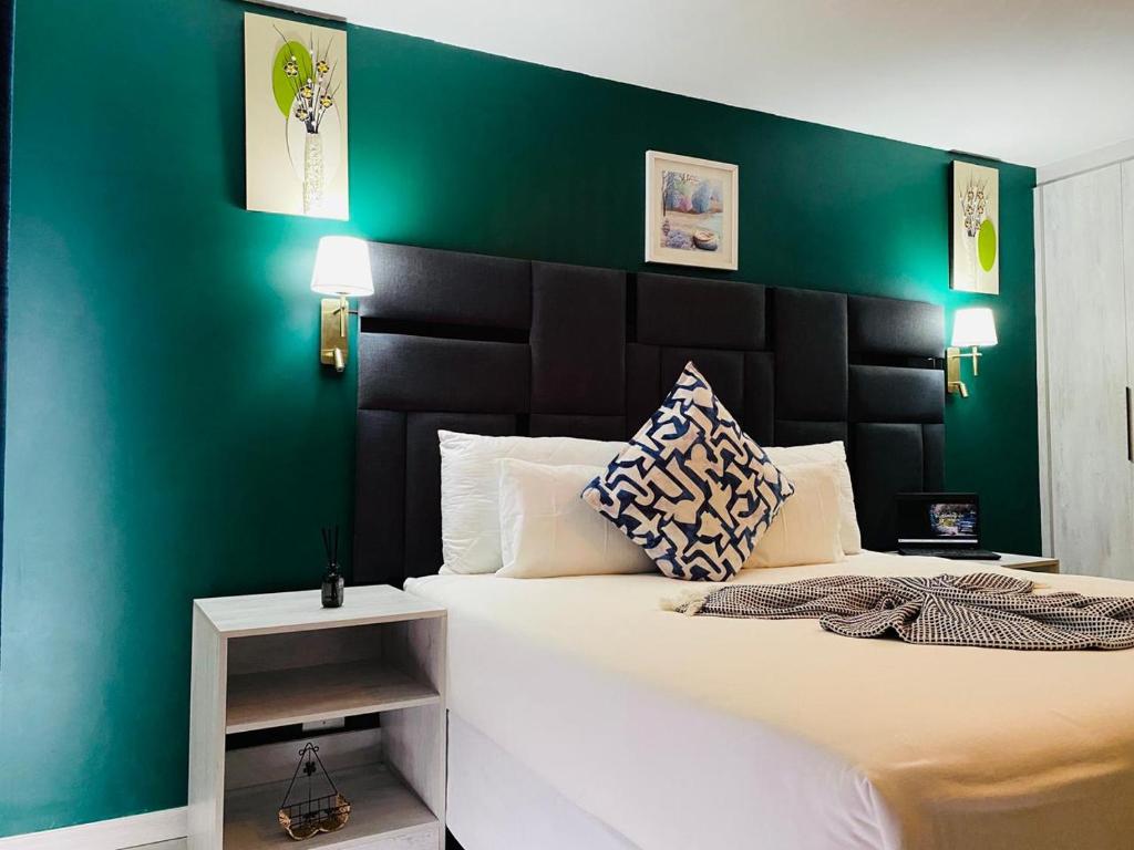 Postel nebo postele na pokoji v ubytování Solovina Guest House