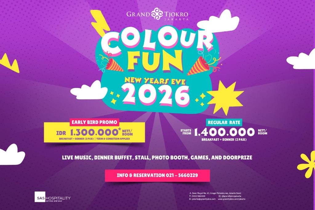 een poster voor een kleurenpret met een boom en wolken bij Grand Tjokro Jakarta in Jakarta