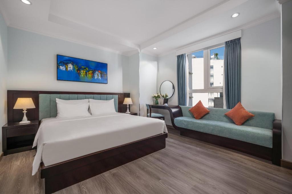 Phòng Deluxe Có Giường Cỡ King Nhìn Một Phần Ra Biển - Bao Gồm Trà Chiều