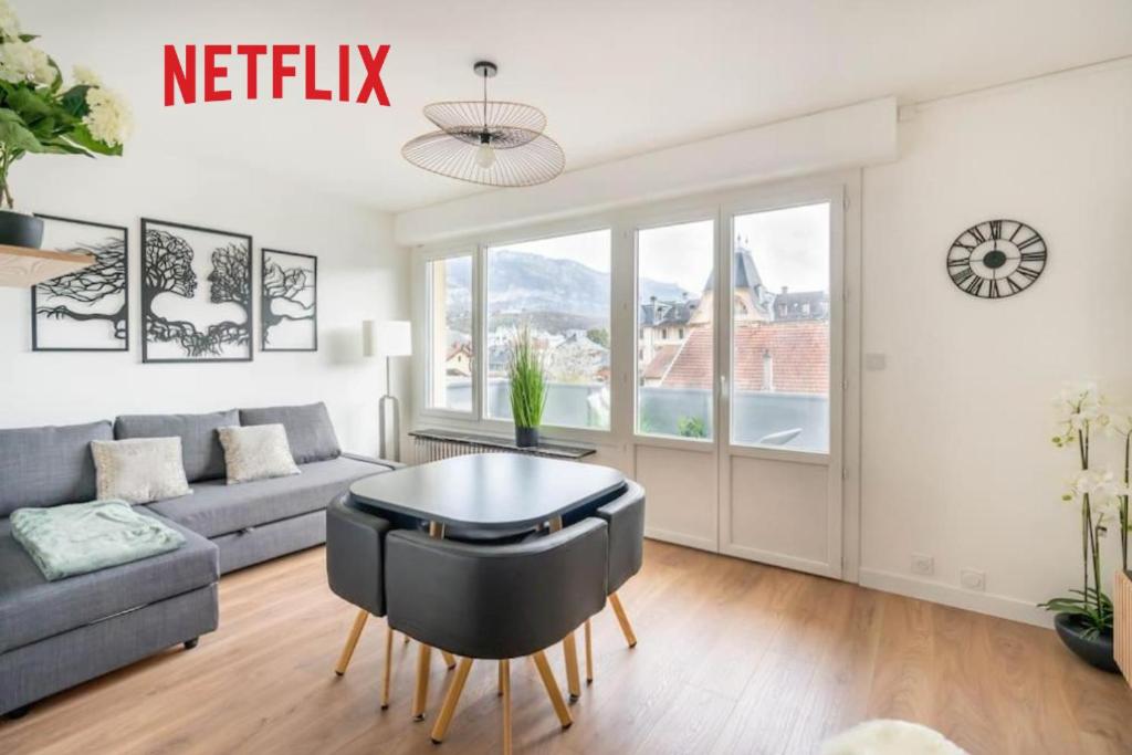 Χώρος καθιστικού στο T2 parking gratuit plus 2 balcons