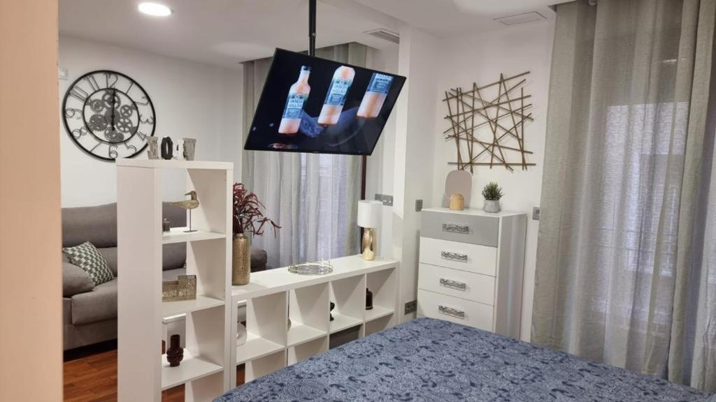 TV a/nebo společenská místnost v ubytování Estudio en Murcia Centro a 10 minutos de la Catedral 2