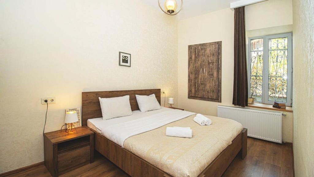 1BR Apt in Old Tbilisi Near Liberty Square - By Wehost در تفلیس