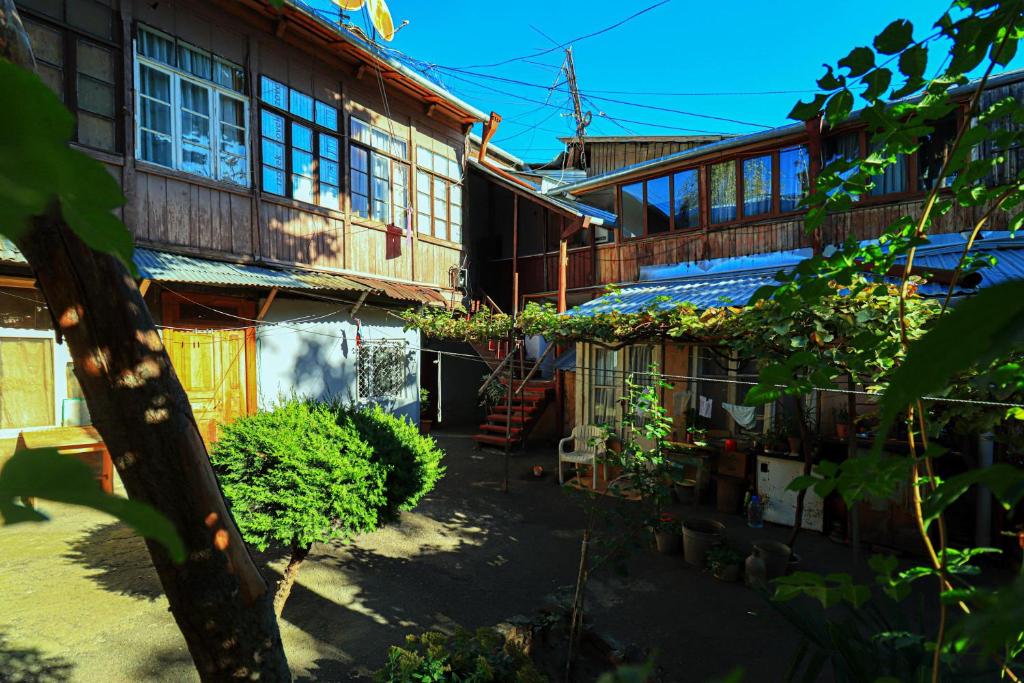 امکانات 1BR Apt in Old Tbilisi Near Liberty Square - By Wehost - تصویر ۴