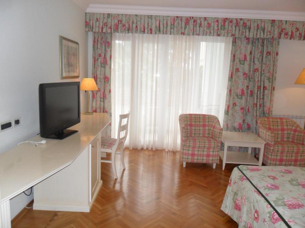 
Double or Twin Room with Garden View
