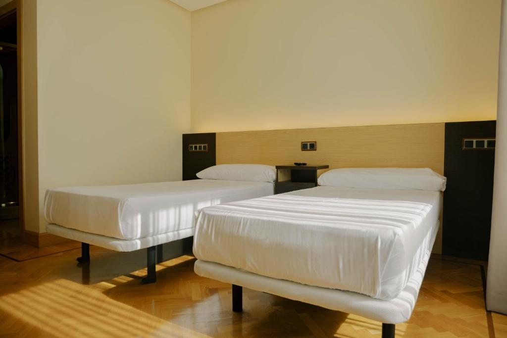 Hotel Eibar - Tweepersoonskamer Met 2 Aparte Bedden
