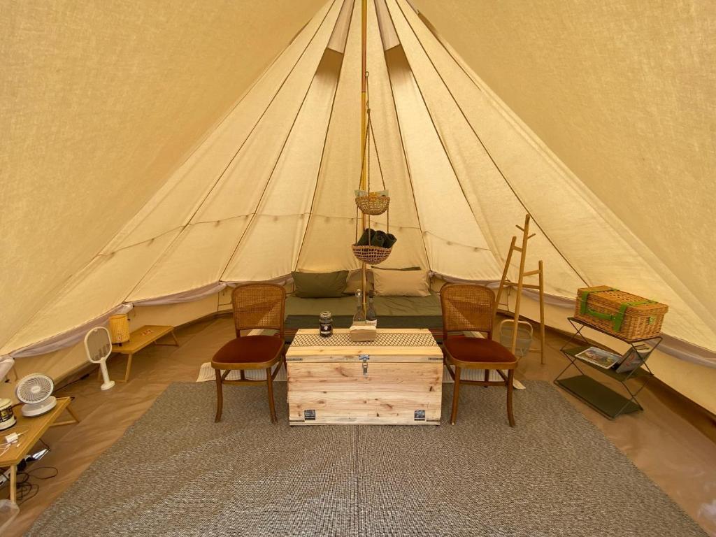 Φωτογραφία από το άλμπουμ του BASECAMP森林基地 I Glamping豪華露營-海拔820 雲海山嵐星空 σε Jianshi