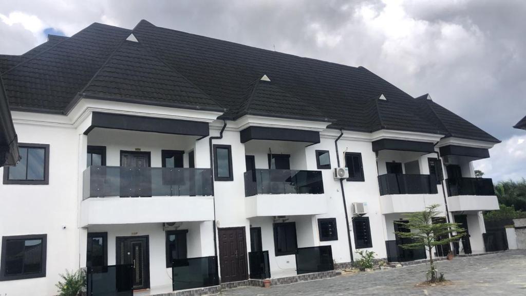 Tòa nhà nơi khách sạn căn hộ tọa lạc