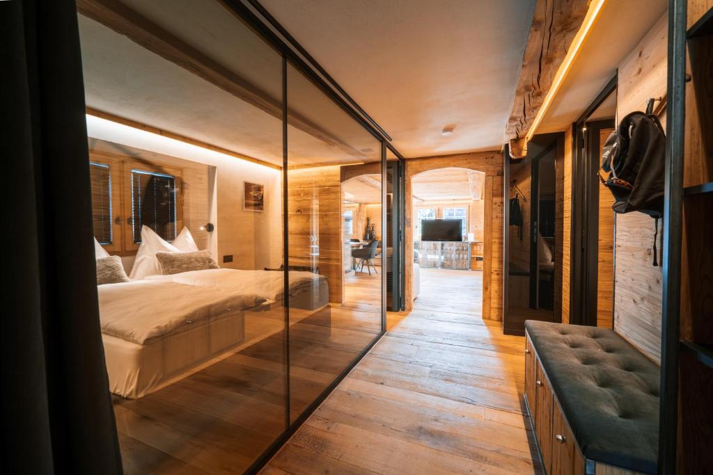 Ένα ή περισσότερα κρεβάτια σε δωμάτιο στο TheNEST1895