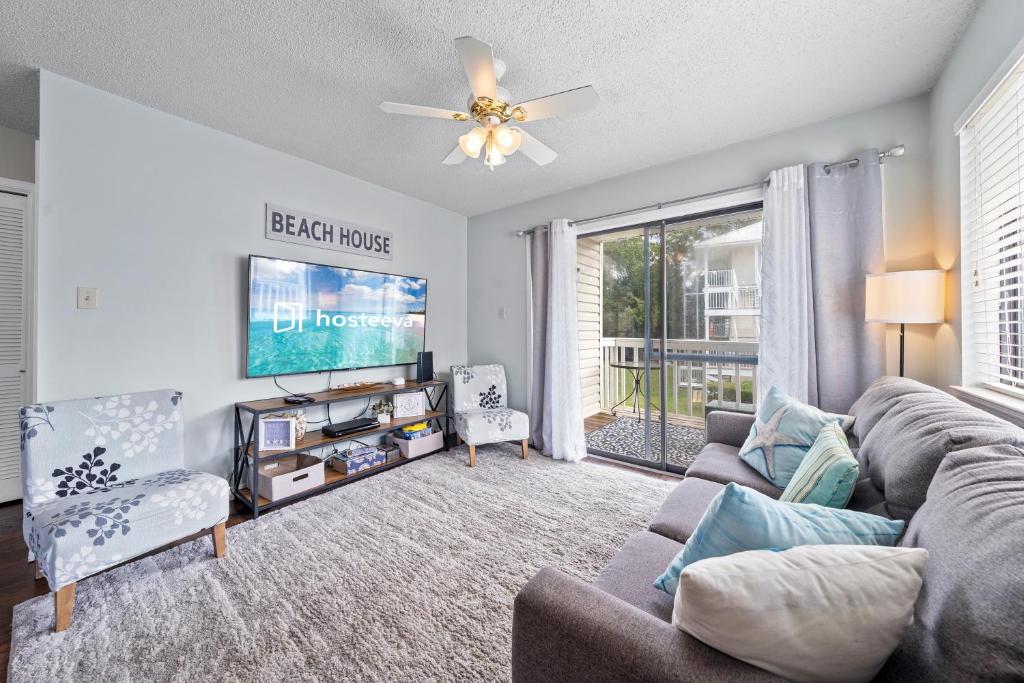 Μια τηλεόραση ή/και κέντρο ψυχαγωγίας στο Wolf Bay Villas 208