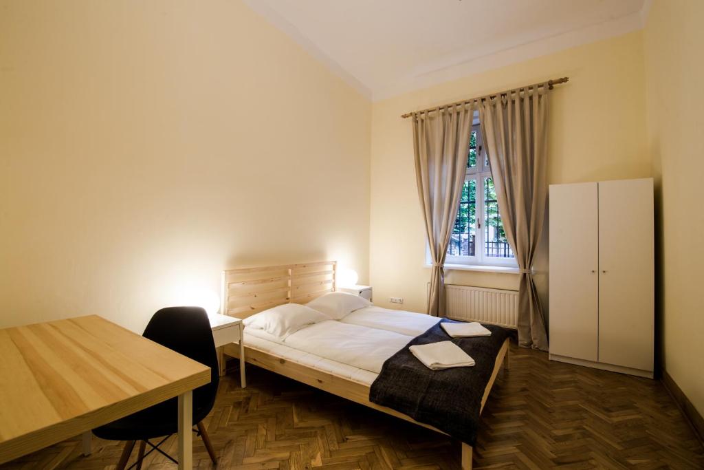 Michałowskiego 11 - Three-Bedroom Apartment