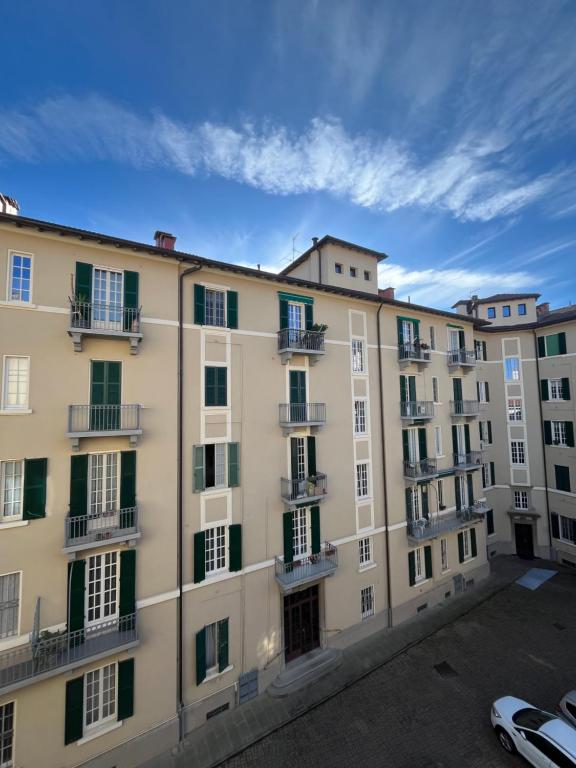 Το κτήριο όπου στεγάζεται  το διαμέρισμα