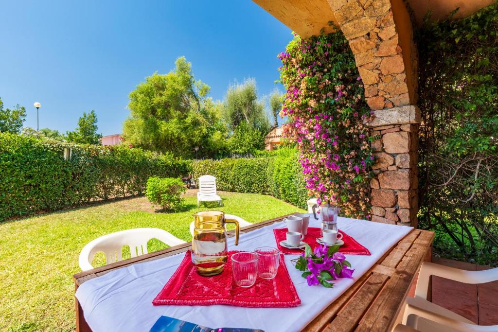 Κήπος έξω από το Residence Oasi e Oasi Blu