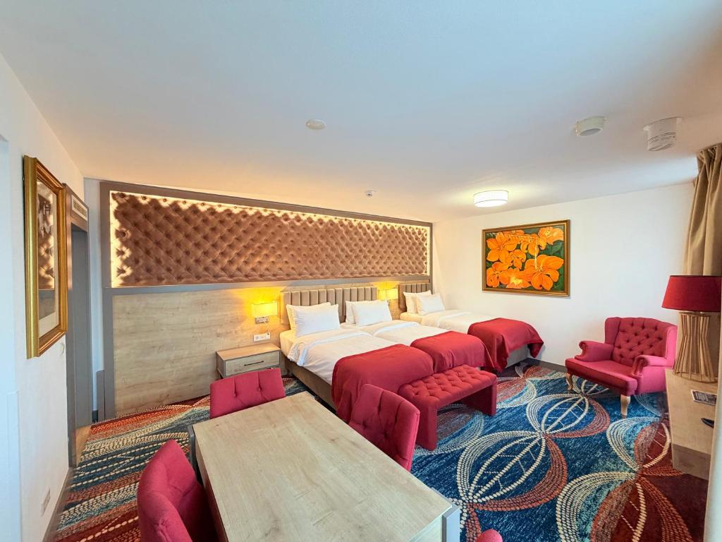 
Superior Family Room
