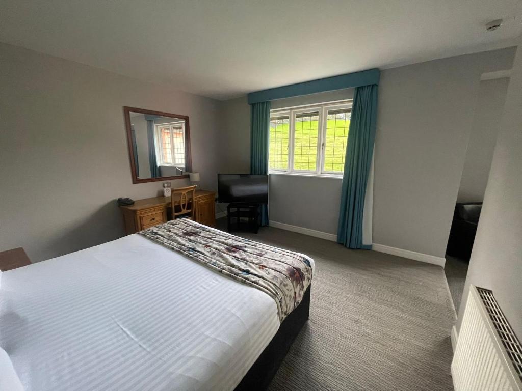 Cwrt Bleddyn Hotel & Spa - 