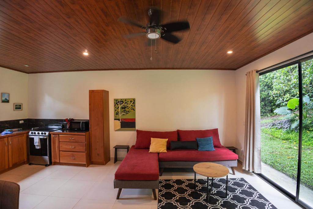 Η κουζίνα ή μικρή κουζίνα στο Bosquelago houserental