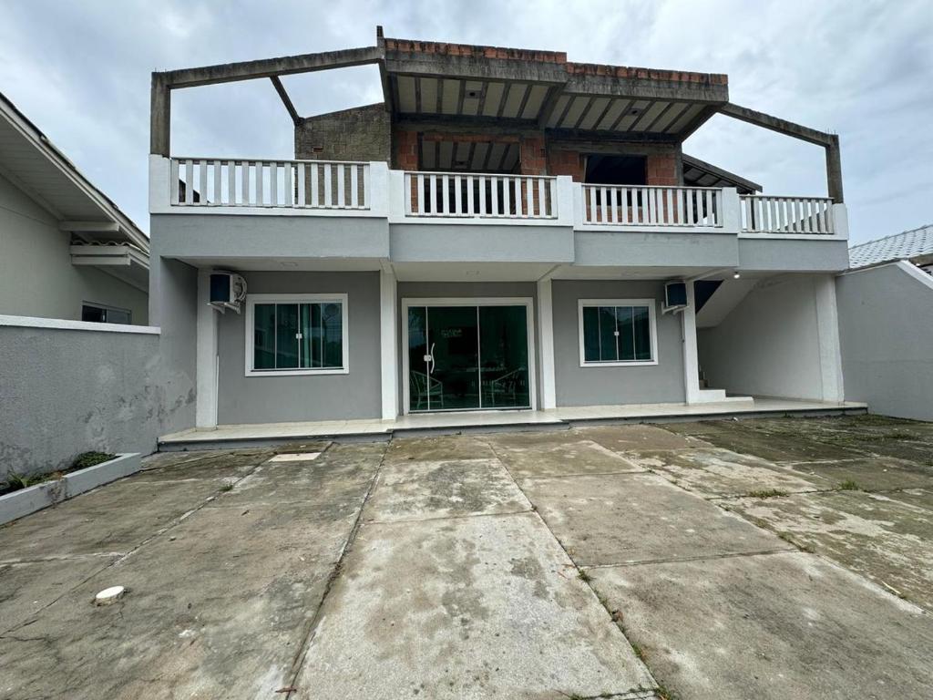 Το κτήριο όπου στεγάζεται  το διαμέρισμα