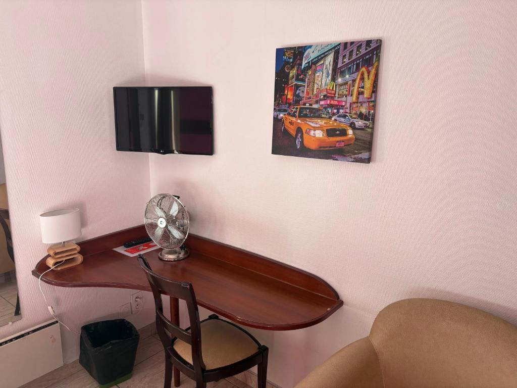Hotel Couleurs Sud avec ascenseur et restaurant Gare Charleville-Mézières - Chambre Double Économique