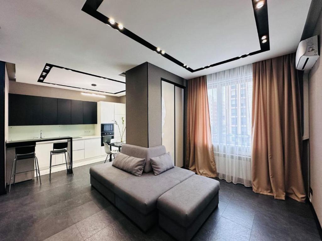 Μια τηλεόραση ή/και κέντρο ψυχαγωγίας στο EXPO Boulevard-3