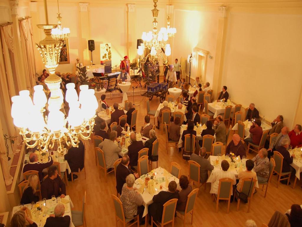 Majutusasutuse Hotel garni Goldene Henne külastajad