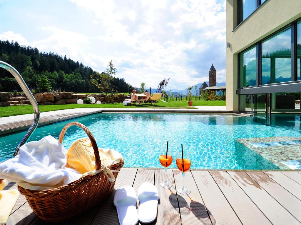 Bazén v ubytování Hotel Sulfner nebo v jeho okolí