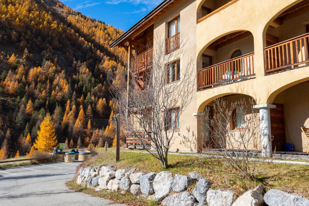 Nespecifikovaný výhled na hory nebo výhled na hory při pohledu z apartmánu